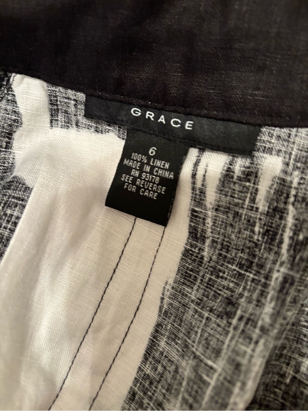 Grace Black and White Abstract Print short Blazer linen jacket 6 - Picture 7 of 7